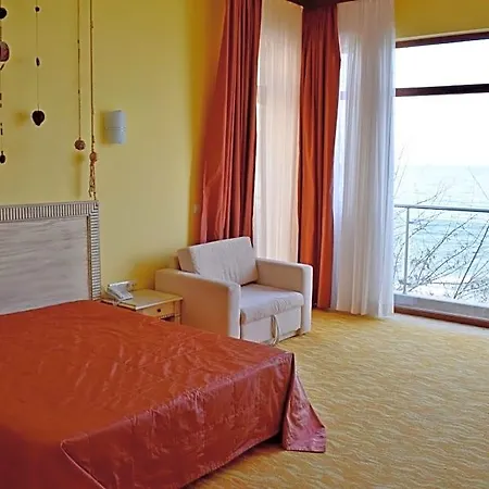 فندق Brigantina 3*