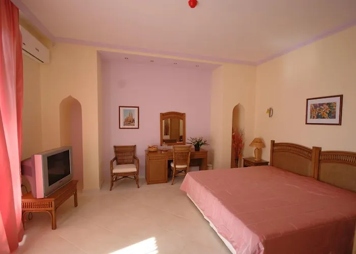 Hotel Brigantina 3*